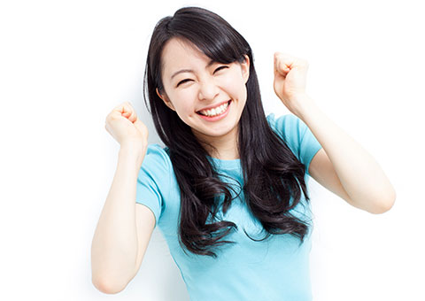 喜ぶ女性